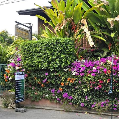 Siriwan Hostel Τσιάνγκ Μάι Εξωτερικό φωτογραφία