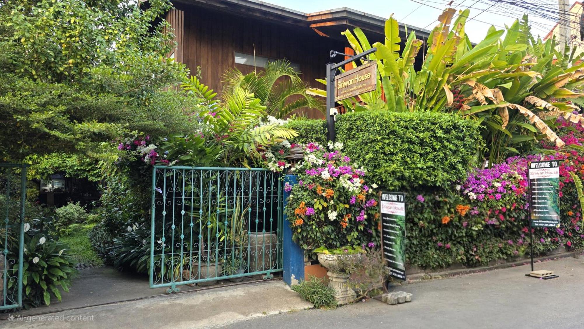 Siriwan Hostel Τσιάνγκ Μάι Εξωτερικό φωτογραφία