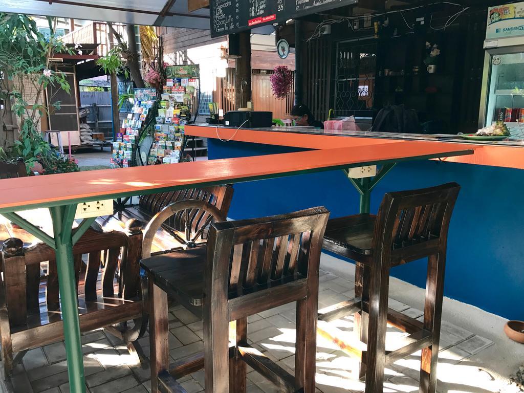 Siriwan Hostel Τσιάνγκ Μάι Εξωτερικό φωτογραφία