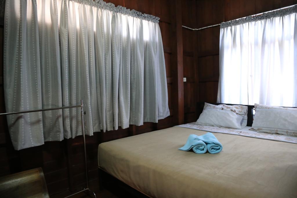 Siriwan Hostel Τσιάνγκ Μάι Εξωτερικό φωτογραφία
