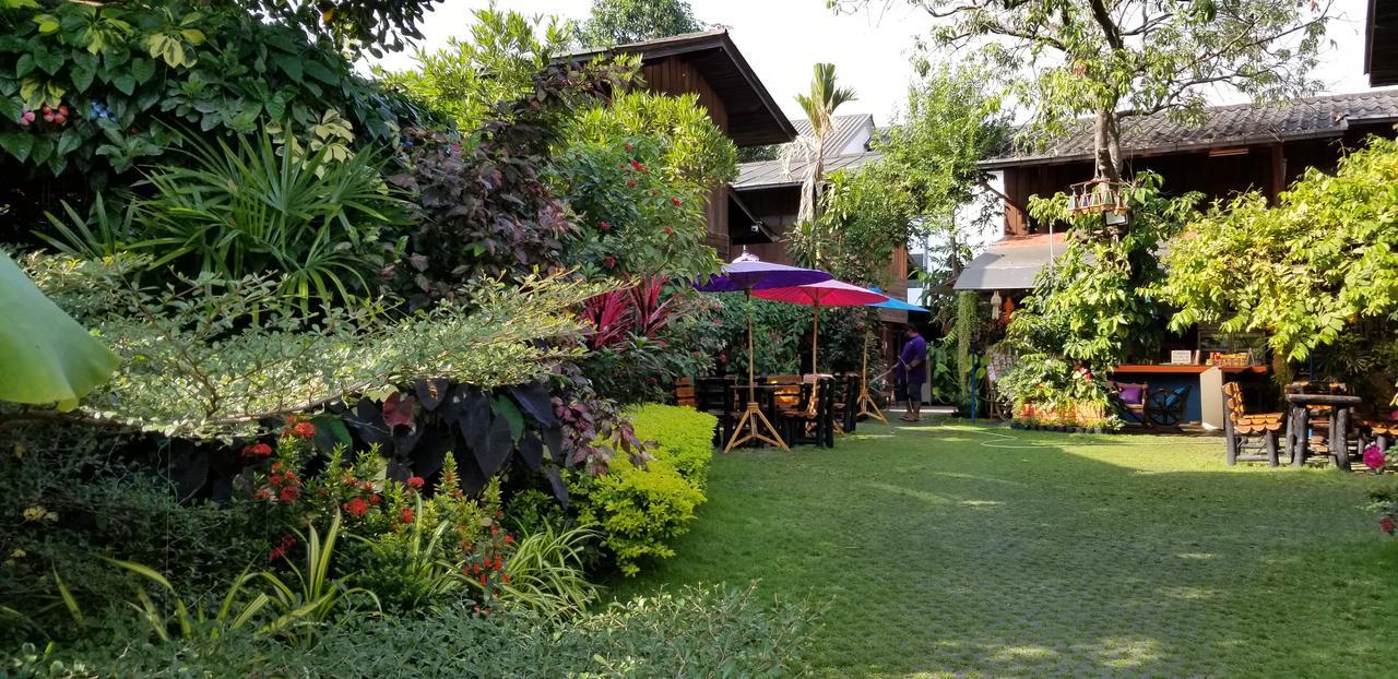 Siriwan Hostel Τσιάνγκ Μάι Εξωτερικό φωτογραφία