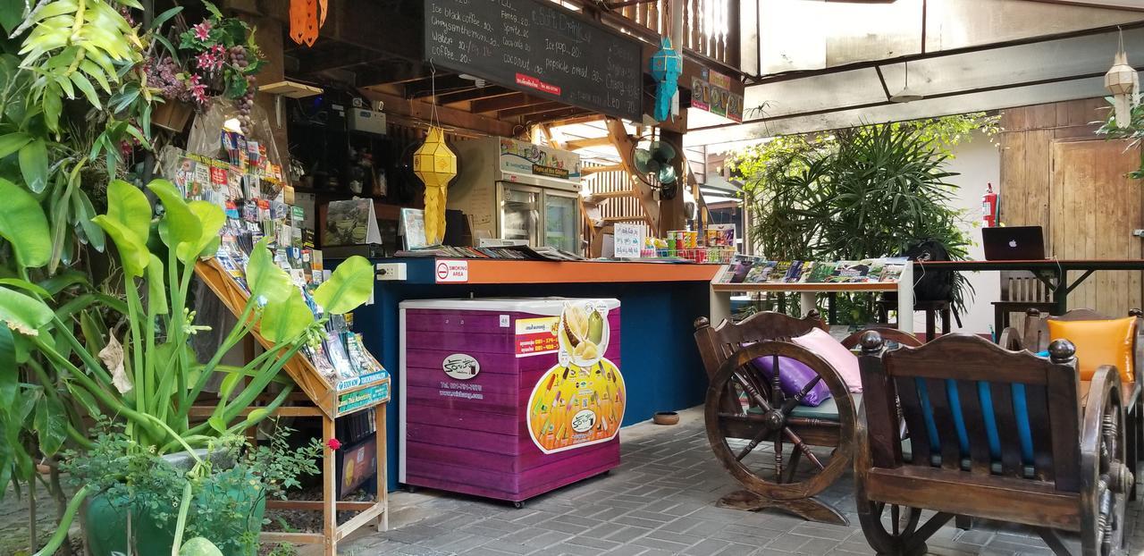 Siriwan Hostel Τσιάνγκ Μάι Εξωτερικό φωτογραφία