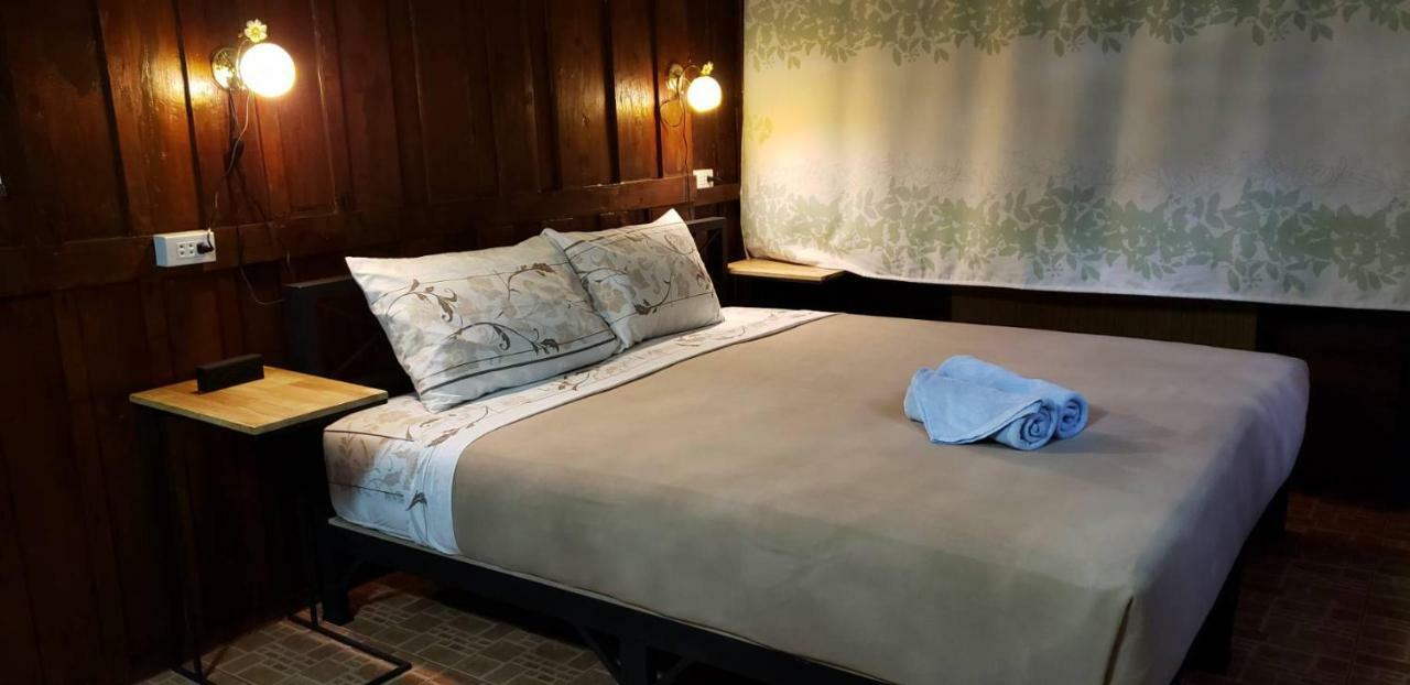 Siriwan Hostel Τσιάνγκ Μάι Εξωτερικό φωτογραφία